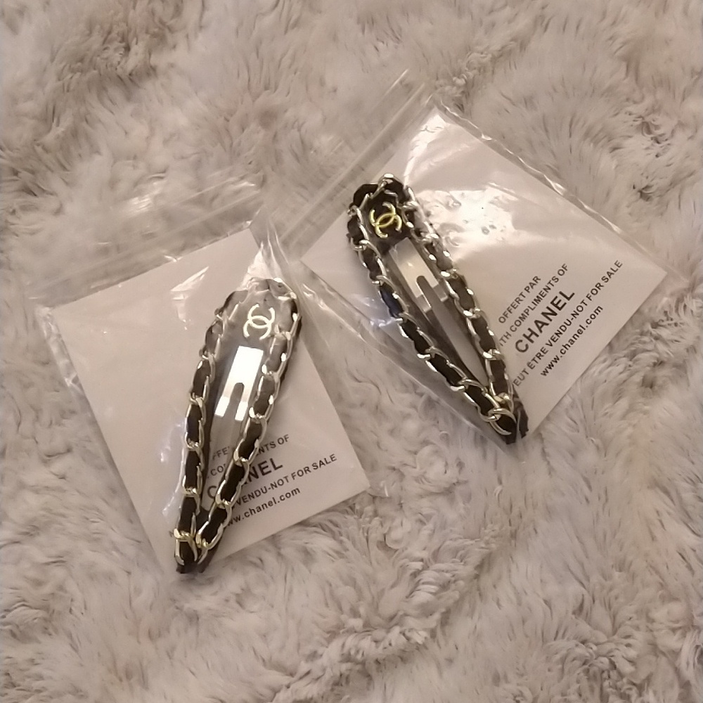 Copy of Chanel Beauty CC Barrettes in Black and Gold Chain ✨ Price for Each✨